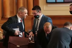 Слави Трифонов издига свои депутати за кандидати за министри