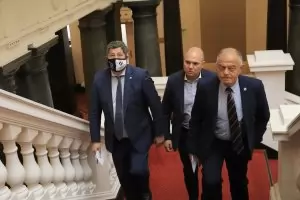 Десните обичат и мразят Борисов и Трифонов според интереса си