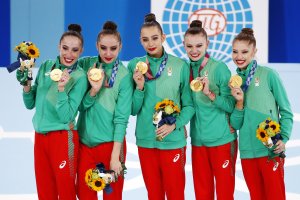 Българският ансамбъл по художествена гимнастика е олимпийски шампион Симона Дянкова