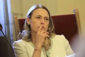 Парламентът клони към президентски избори на 14 ноември