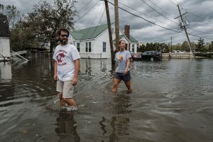След като опустоши бреговете на Луизиана ураганът Айда отслабна до