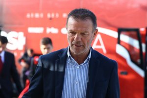 Треньорът на ЦСКА София Стойчо Младенов предпочете да не продължава задочния