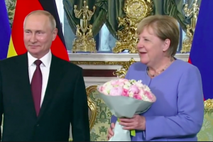Канцлерката на Германия Ангела Меркел пристигна днес в Москва за
