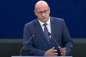 Евродепутат призова ЕС за намеса в България заради малкото ваксинирани
