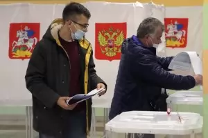 Партията на Путин очаквано печели парламентарните избори