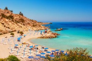 Ваксинираните срещу коронавирус в Кипър могат да отидат на почивка