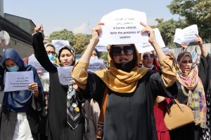 Жителки на Кабул излязоха днес на протестна акция в афганистанската