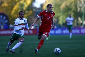 Българският национален отбор по футбол претърпя тежка загуба с 1 3