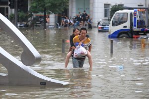 Над 1 76 милиона души са били засегнати от тежките наводнения