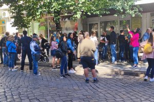 Десетки жители на Стара Загора излязоха на протест пред прокуратурата срещу нерегламентираното каране