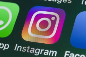 Facebook Instagram и WhatsApp възстановиха работа след шест часов срив  Безпрецедентното прекъсване