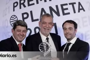 Испанска авторка на бестселъри се оказа... трима мъже