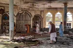 Десетки афганистански шиити са загинали при бомбен атентат днес в северния град
