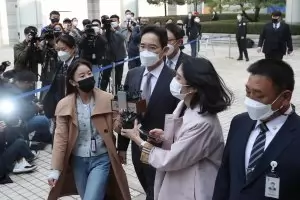 Шефът на „Самсунг“ бе осъден за злоупотреба с упойка
