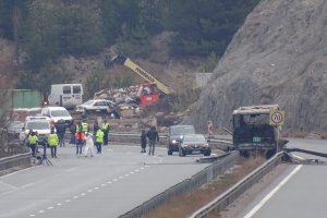 Има данни за взрив при трагичния инцидента с автобус на АМ Струма