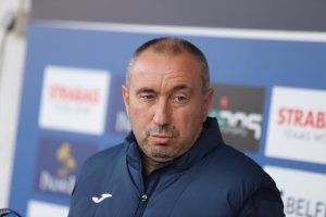 Треньорът на Левски Станимир Стоилов заяви че е настоял пред
