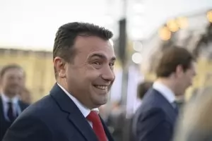 Албанска партия гарантира мнозинството зад Зоран Заев