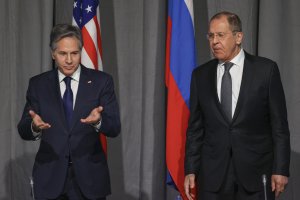 Напрегнат спор е възникнал на среща между руския външен министър