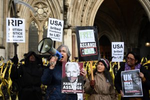 Джулиан Асанж може да бъде екстрадиран в САЩ постанови апелативният