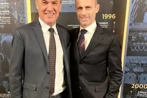 Б. Михайлов си намери фен - президента на УЕФА