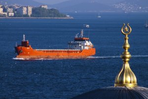 Турската брегова охрана съобщи че движението на плавателни съдове през
