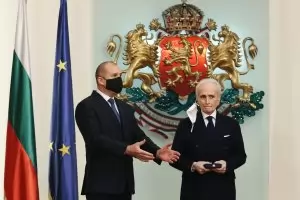 Румен Радев награди Хосе Карерас с почетен знак