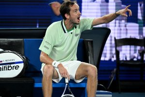 Световният №2 в тениса Даниил Медведев бе наказан от австралийската