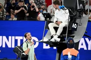 Tennis Australia наказа Медведев за скандала със съдията