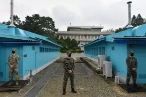 Войници на Пхенян преминали границата с Южна Корея