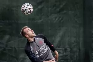 Изпадналият за минути в клинична смърт Ериксен се завърна във футбола