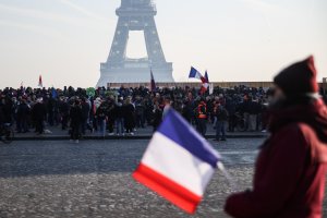 Франция се смая от рязкото нарастване на броя на заразените