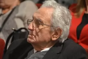 Анжел Вагенщайн с Наградата на София пред 100-тния си юбилей