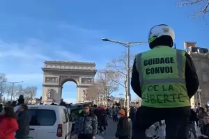 "Конвоят на свободата" се добра до Триумфалната арка в Париж