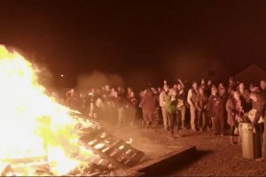 Пастор с противоречива репутация от Тенеси организира изгарянето в сряда вечер като част от  борбата