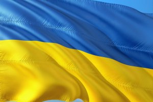 Президентът на Украйна Владимир Зеленски призова украинците да развеят националния флаг и