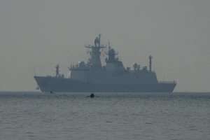 Австралия твърди че китайски военен кораб е насочил лазер към самолет