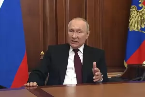 Руснаци влизат в ареста заради цитати от Путин