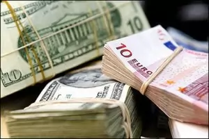Русия забрани на банките да дават валута в брой