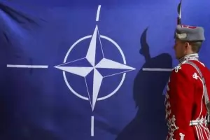 6-ма бивши министри на отбраната зоват за военна помощ за Украйна