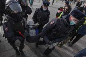 Над 1600 граждани са задържани в Русия по време на протестите