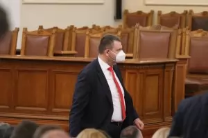 Прокурор: Не е престъпление, че Пеевски продава имоти за милиони