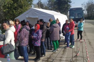Посредници са почнали да примамват бежанците още в Украйна с