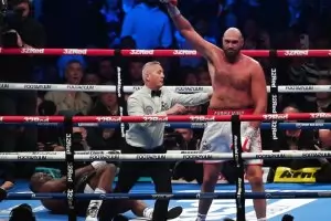 Фюри поиска £500 млн. до 7 дни, за да се бие с Усик