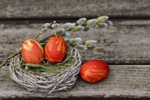 Трите хранителни знака на великденската трапеза яйцето агнето и