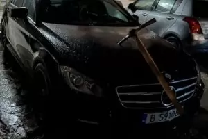 Кирката в мерцедеса на "Възраждане" била поредица от грешки