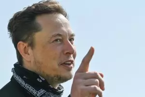 Илон Мъск се пошегува, че купува "Манчестър Юнайтед"