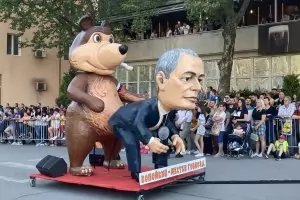 Костя Копейкин и Путин дефилираха на габровския карнавал