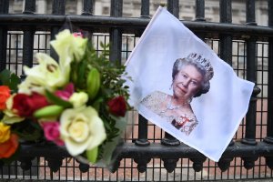 Обединеното кралство организира големи тържества за платинения юбилей на кралица Елизабет II