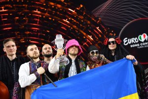 Украинската група Kalush Orchestra продаде за 900 000 на благотворителен
