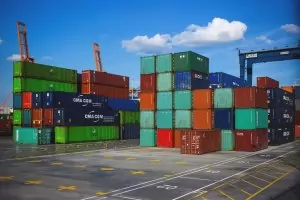Covid-19 докара китайския износ до 2-годишно дъно